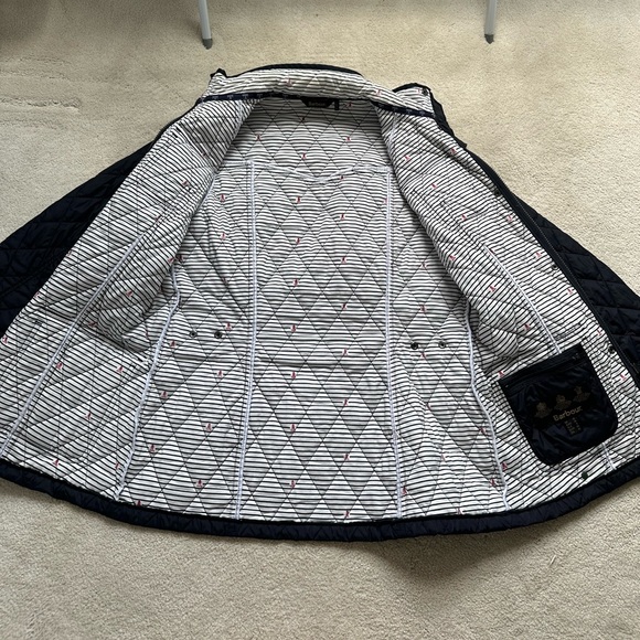 Barbour quilted jacket - Picture 4 of 9